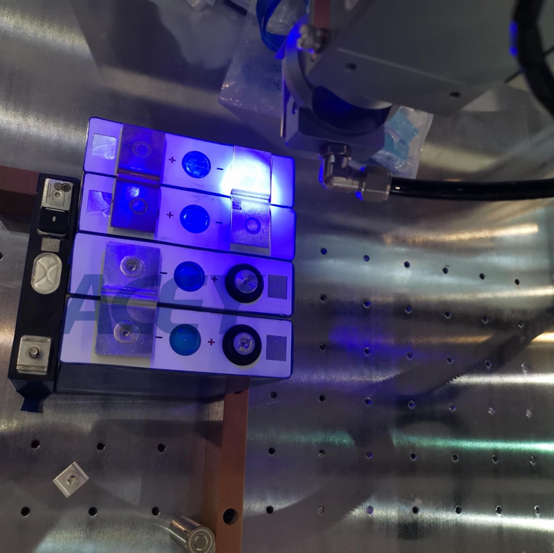 Saldatrice laser a fibra CNC 1500W per batterie agli ioni di litio
 